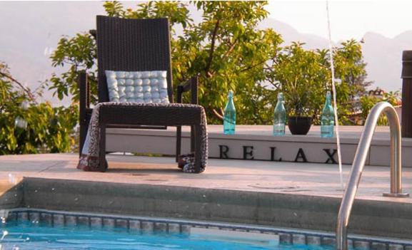 A Le Chateau Du Lac West Kelowna Exteriör bild